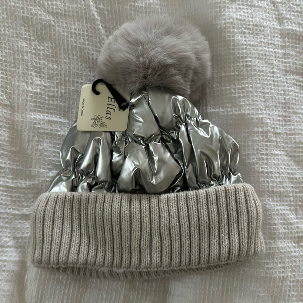 NWT winter hat ❄️